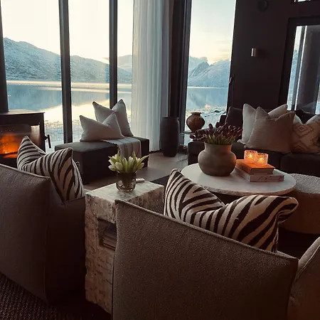 Fredvang Lodge, Lofoten בית נופש *