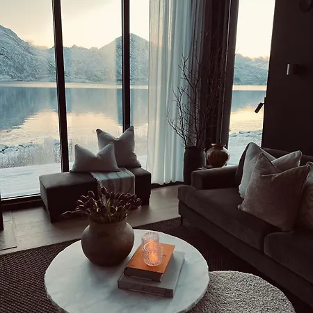 Fredvang Lodge, Lofoten בית נופש Hovdan