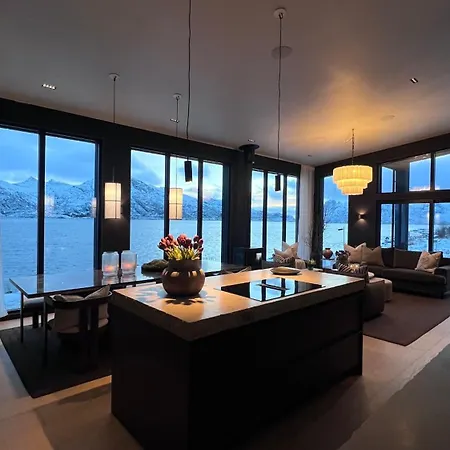 Fredvang Lodge, Lofoten בית נופש Hovdan