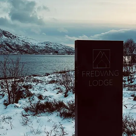 בית נופש Fredvang Lodge, Lofoten *